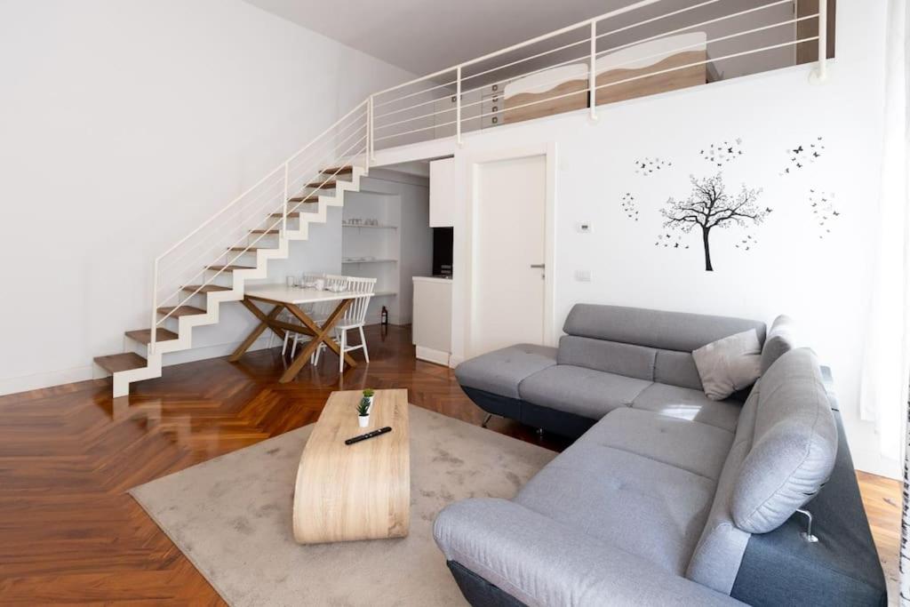 Loft2 Via Morosini Centro Varese - Ixihome Bagian luar foto