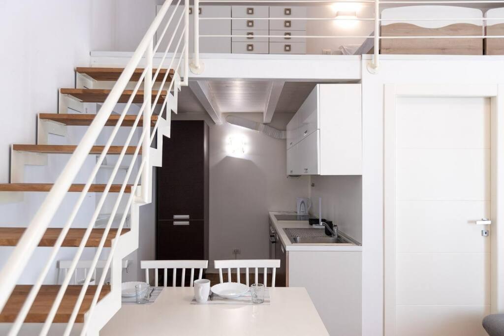 Loft2 Via Morosini Centro Varese - Ixihome Bagian luar foto
