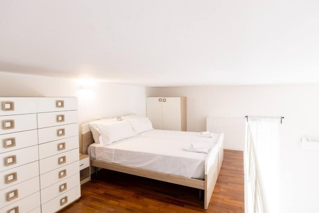 Loft2 Via Morosini Centro Varese - Ixihome Bagian luar foto
